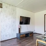 Moderne 2-zimmer-wohnung In Uni-naehe - Ruhig, Gemuetlich & Stadtnah 아파트